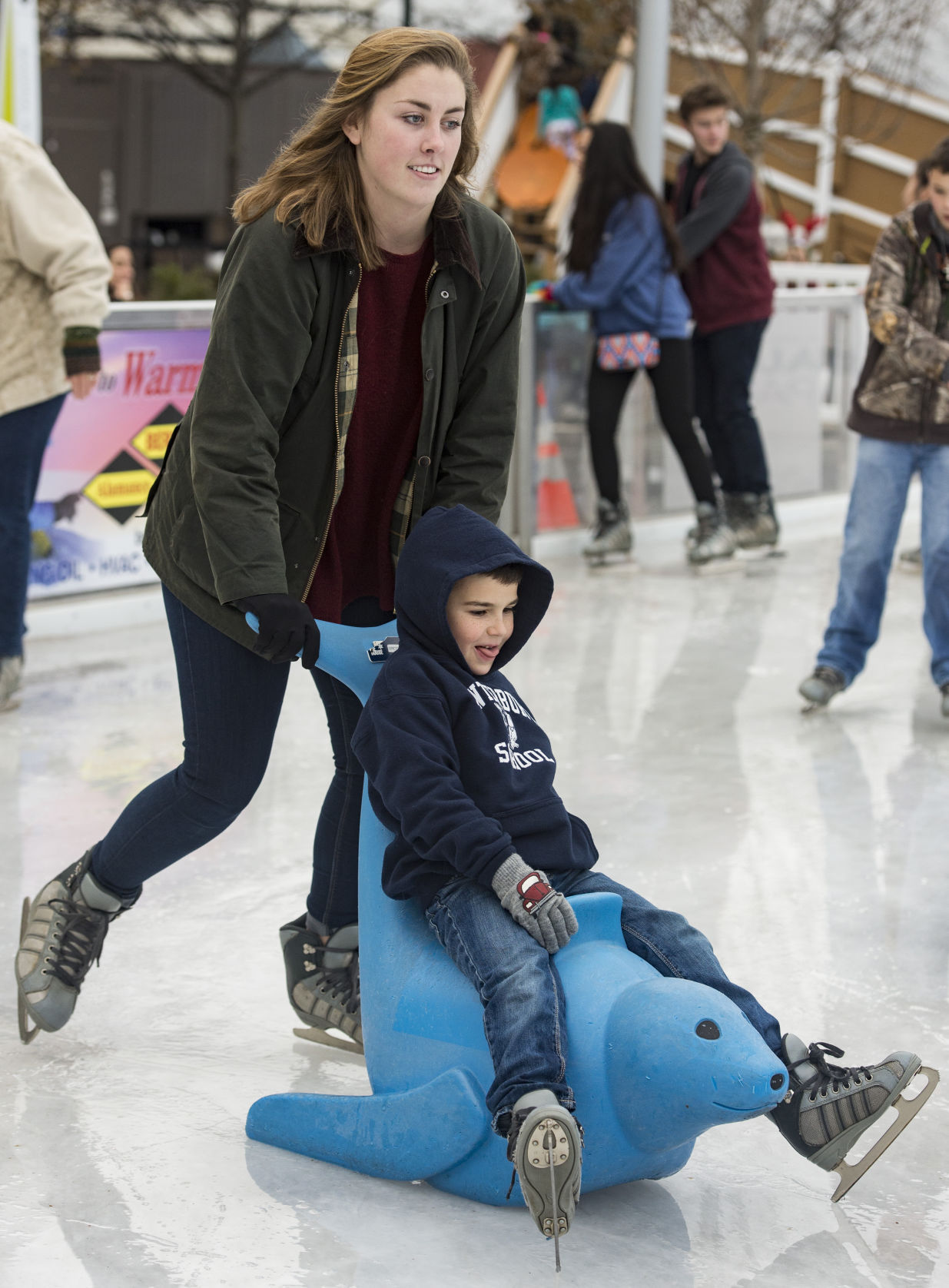Ice Skating Around Town_012.jpg